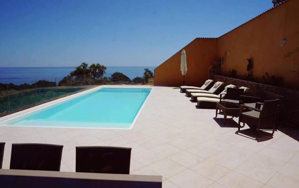 Mare E Monte Favone